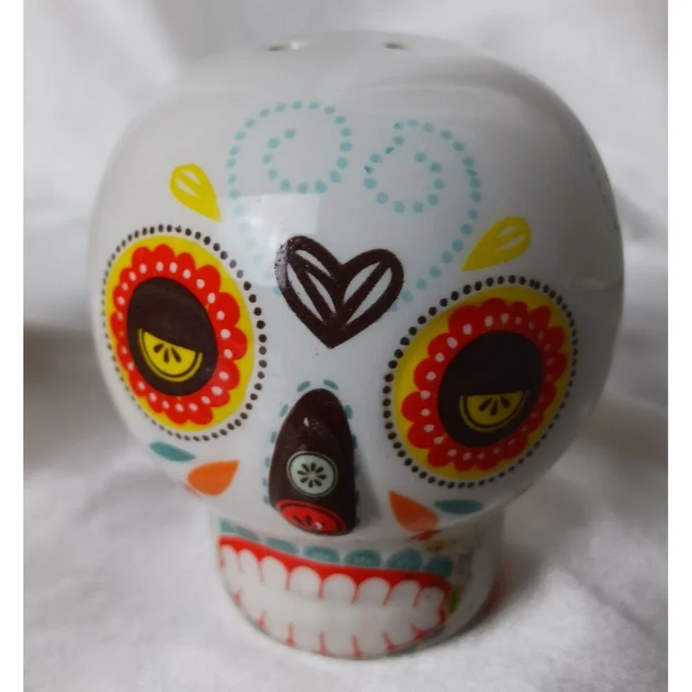 DAY OF THE DEAD SUGAR SKULL CERAMIC SALT & PEPPER SET